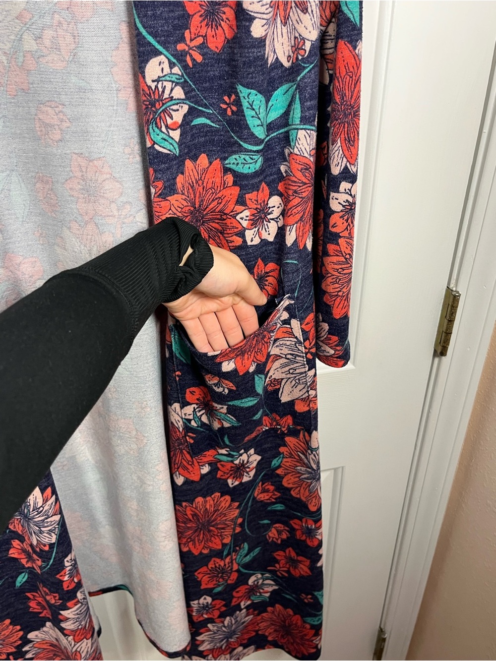 LuLaRoe Floral Duster Cardigan Size Medium - Picture 6 of 16